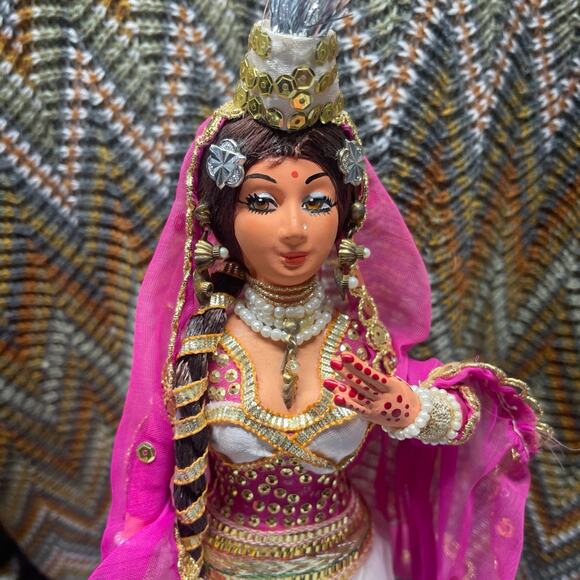 ANTIQUE 1920'S AMRAPALI Indian doll bY MS ARTS Dancer DOLL - Picture 2 of 9